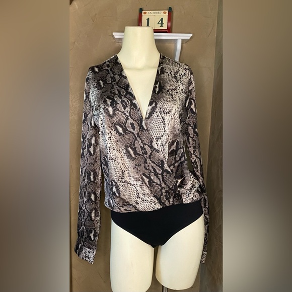 ee: some Wrap Satin Bodysuit color snake Women’s size Small - Picture 3 of 14